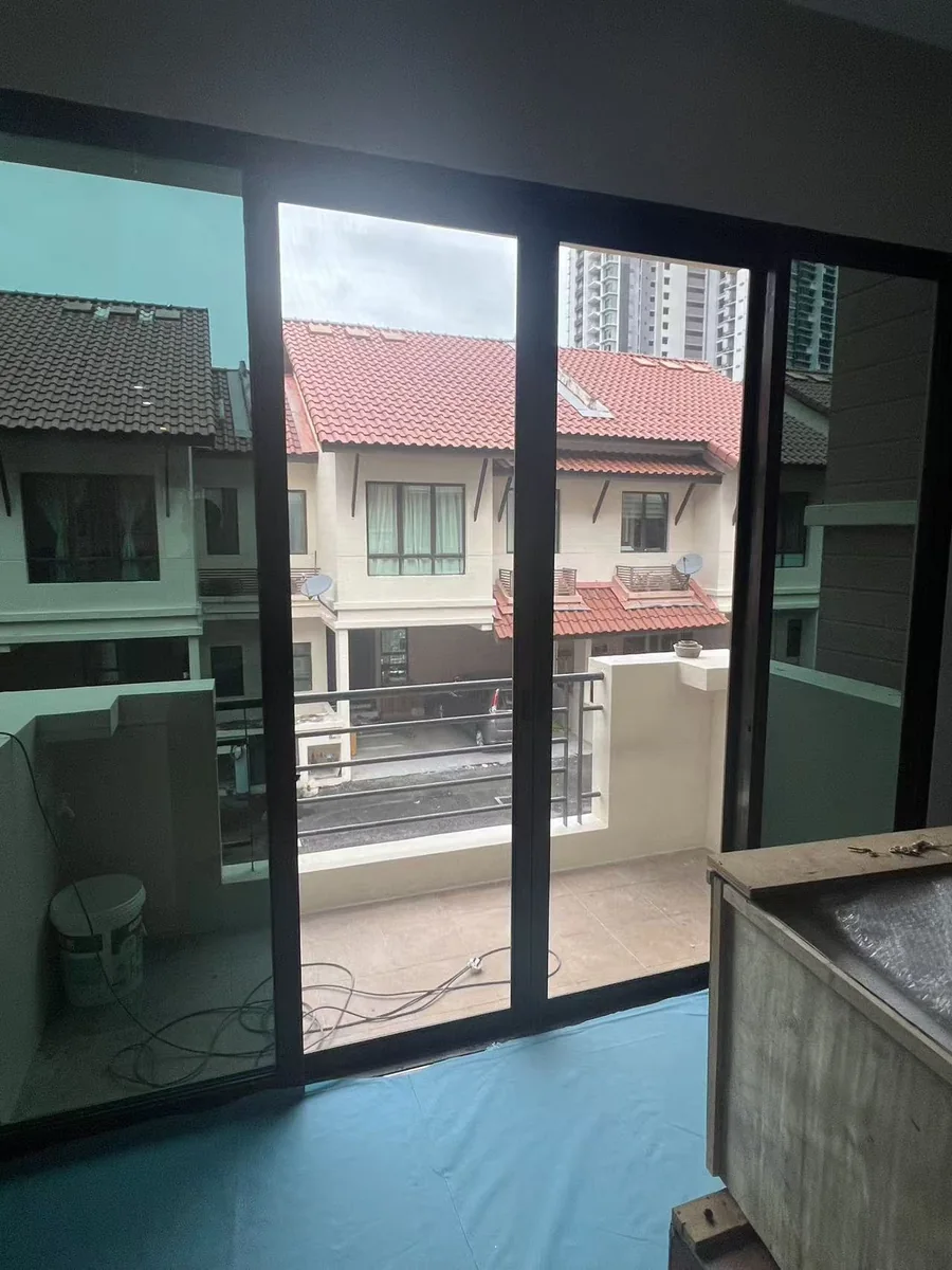 Sliding Stainless Steel Net installed at balcony